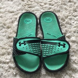 Under armour slides